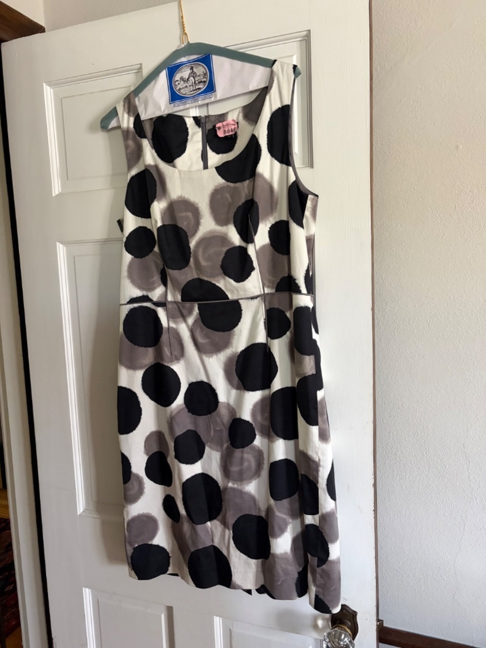 Dress - Picture 4 of 4